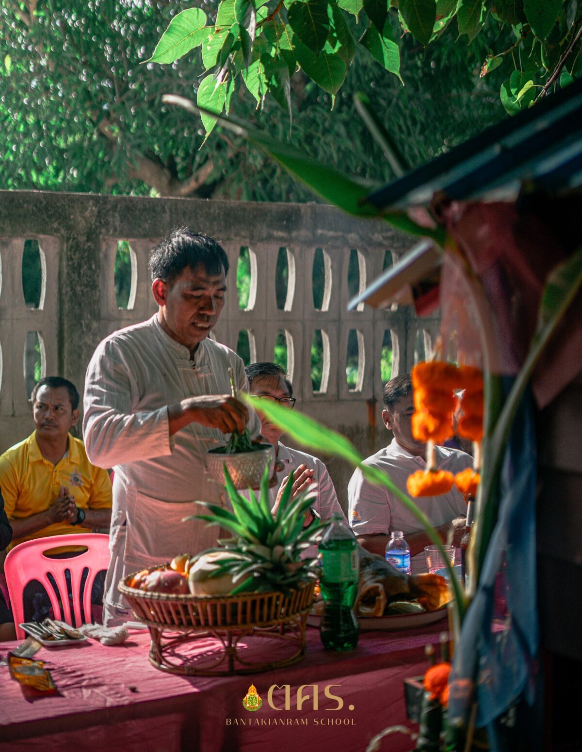 พิธีอัญเชิญรูปปั้นตายาย